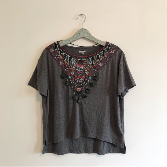 Ecote | Gray Beaded Pom Pom Boho Short Sleeve Tee - Picture 1 of 6